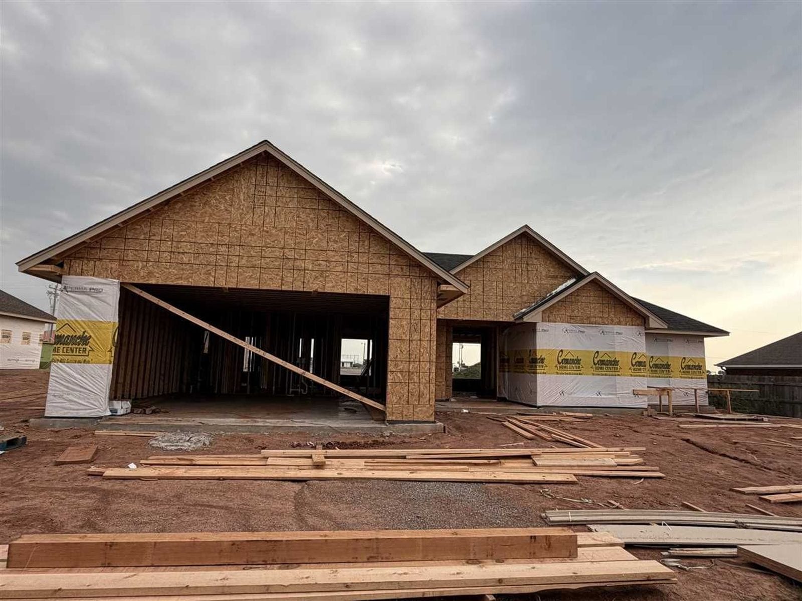202 Meadowlark Ln, Geronimo, OK